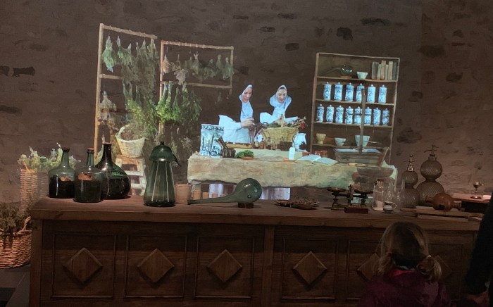 APOTECARI VALLBONA DE LES MONGES .jpg