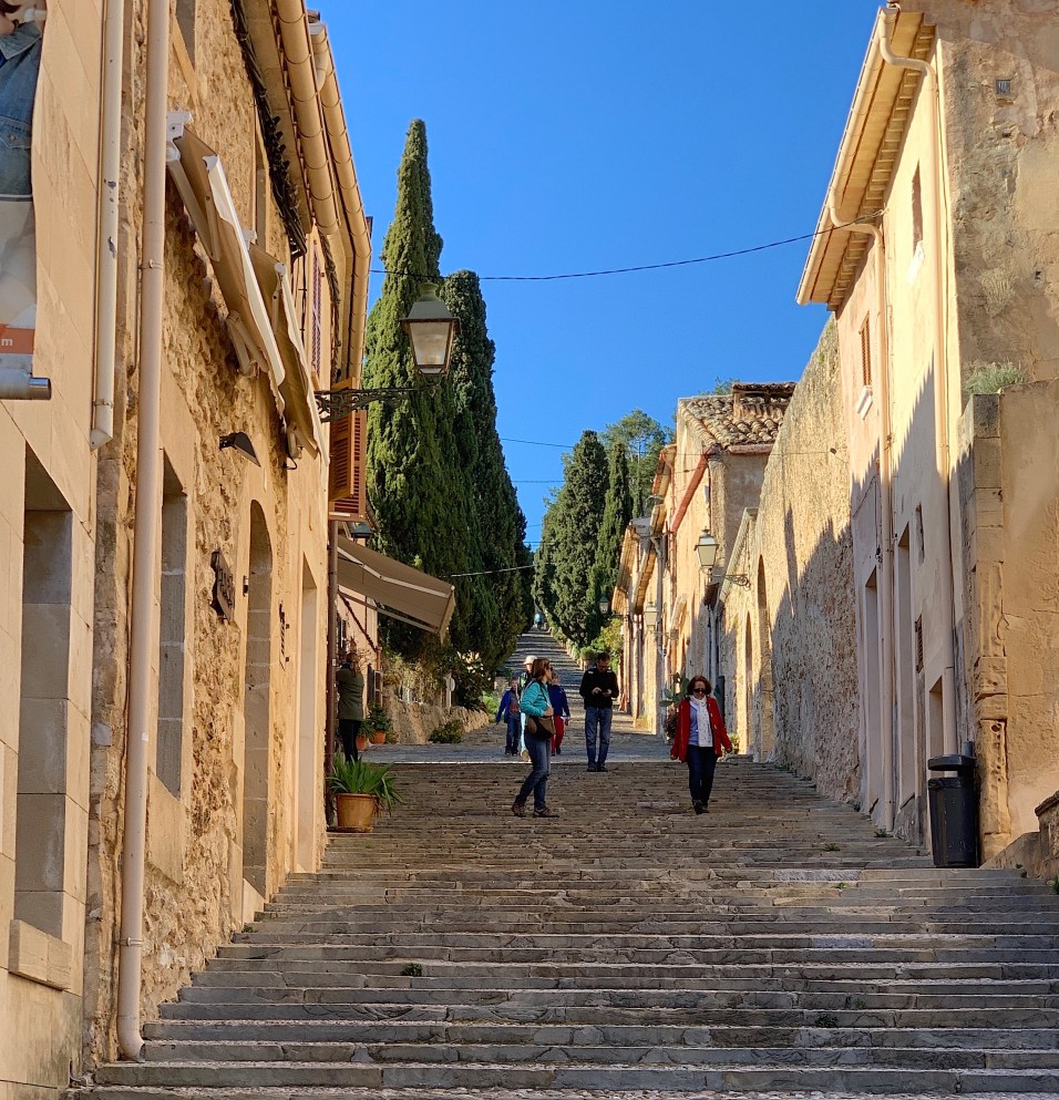POLLENÇA MALLORCA CARRER DEL CALVARI opia.jpg